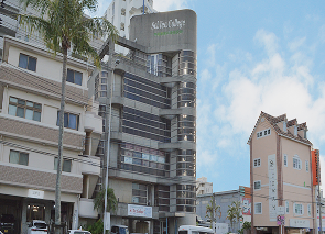 校舎と周辺の写真